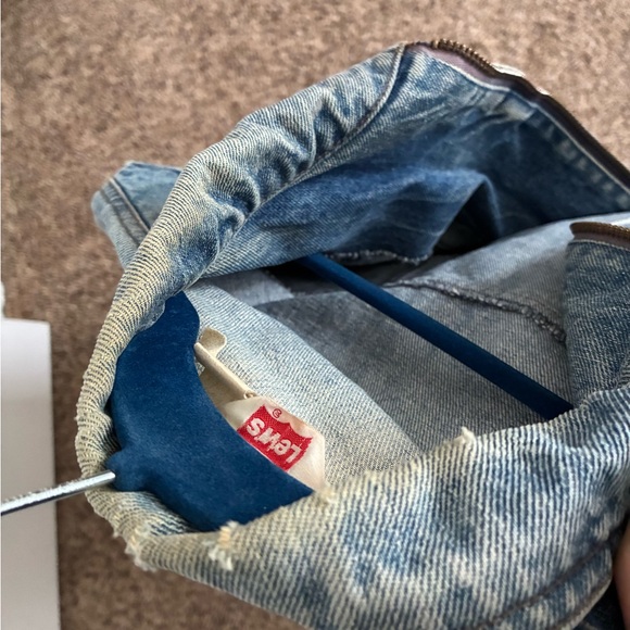 Levi's Classic Blue Denim Jacket - Picture 7 of 7